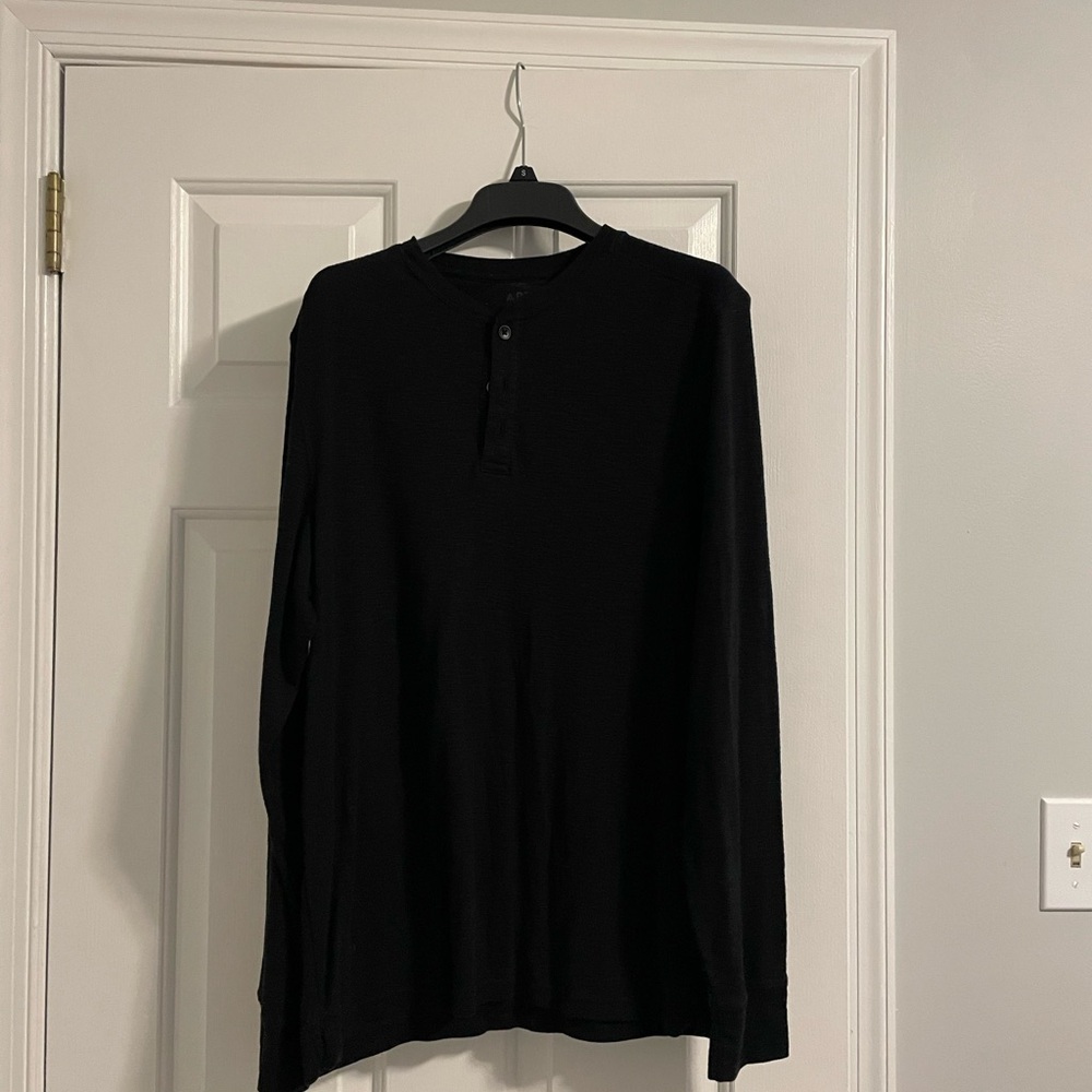3 long sleeve apt 9 tees - Picture 3 of 3